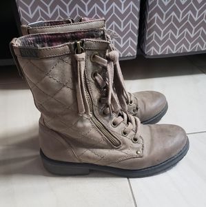 Roxy boots